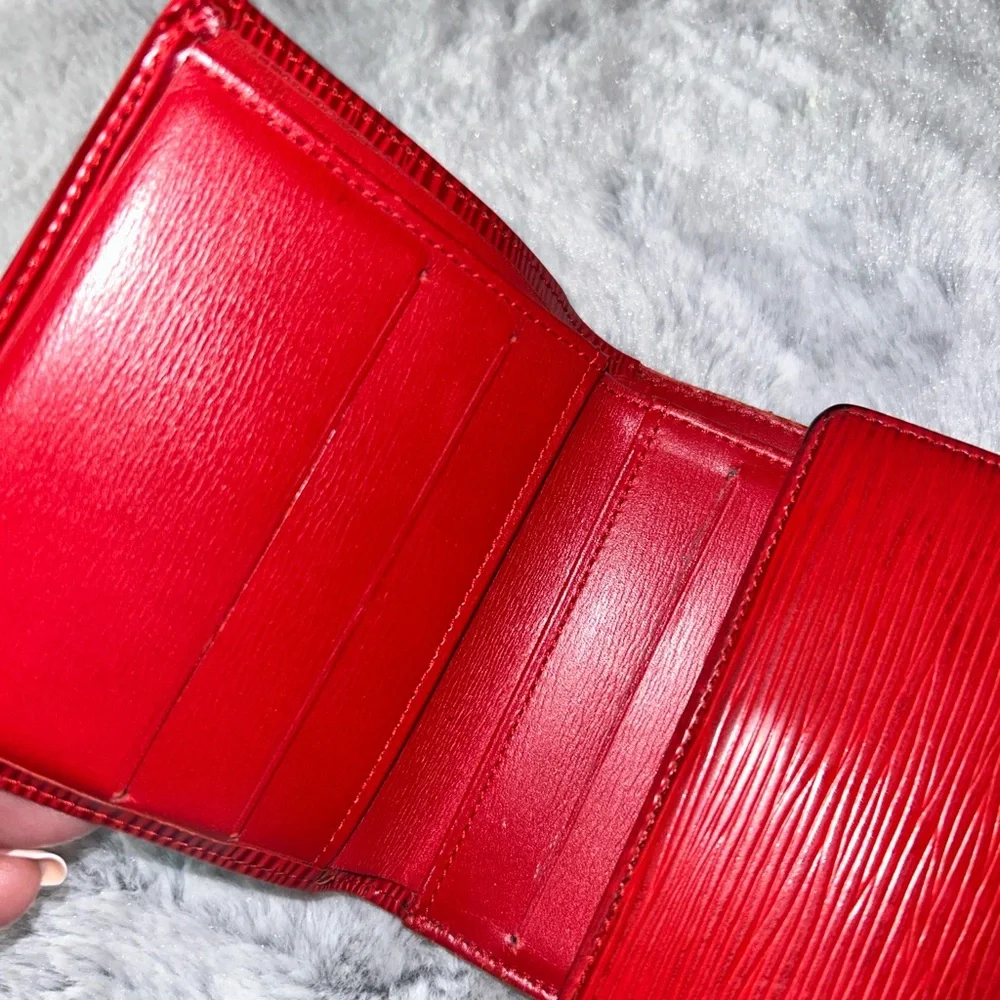 Red Luis Vuitton Epi 100% Authentic wood grain leather made in France UNI-SEX❤️ - Picture 5 of 15